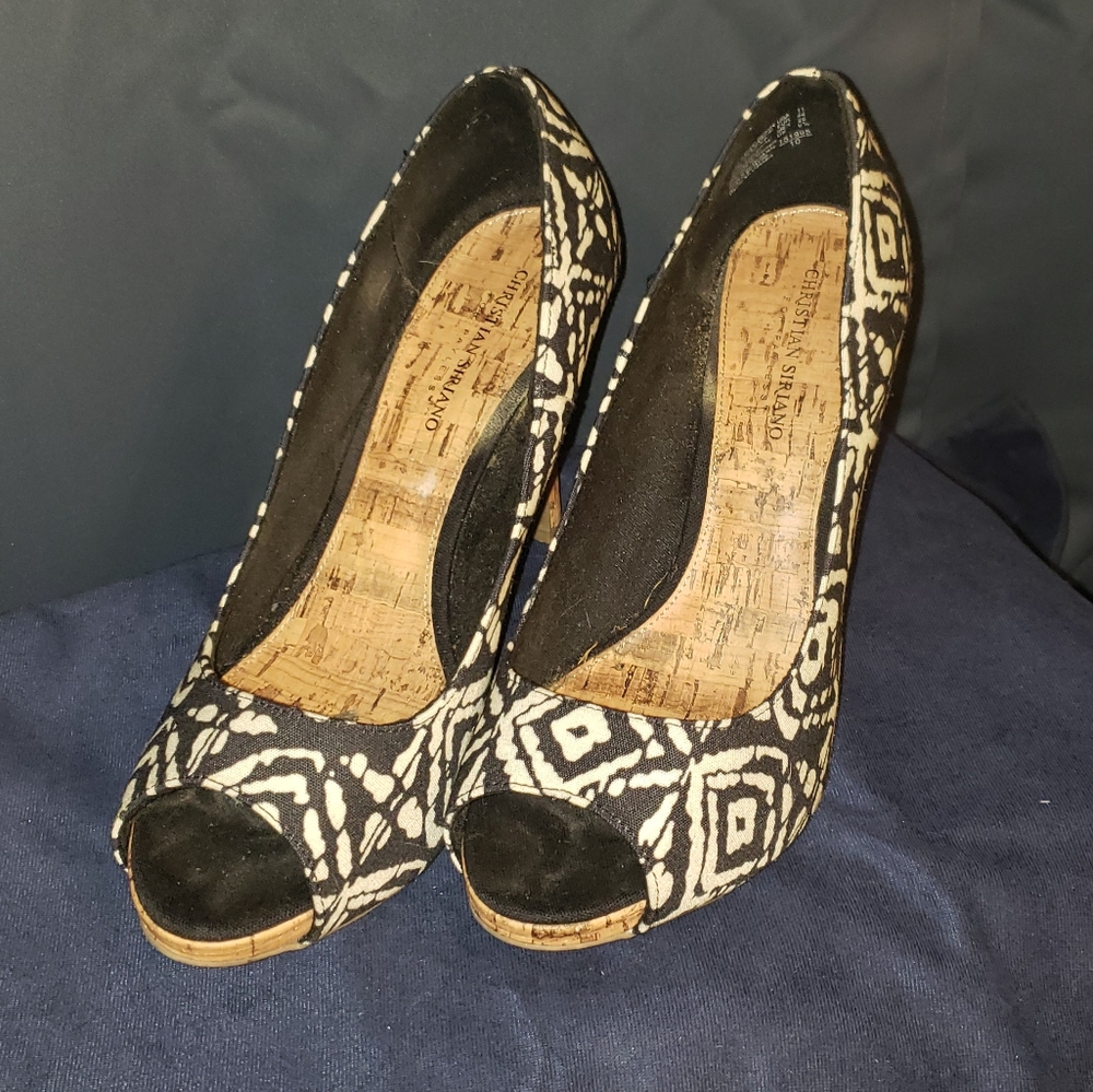 Wide width Peep toe heels